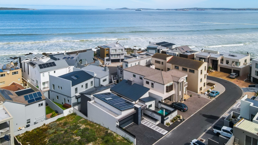 3 Bedroom Property for Sale in Calypso Beach Western Cape